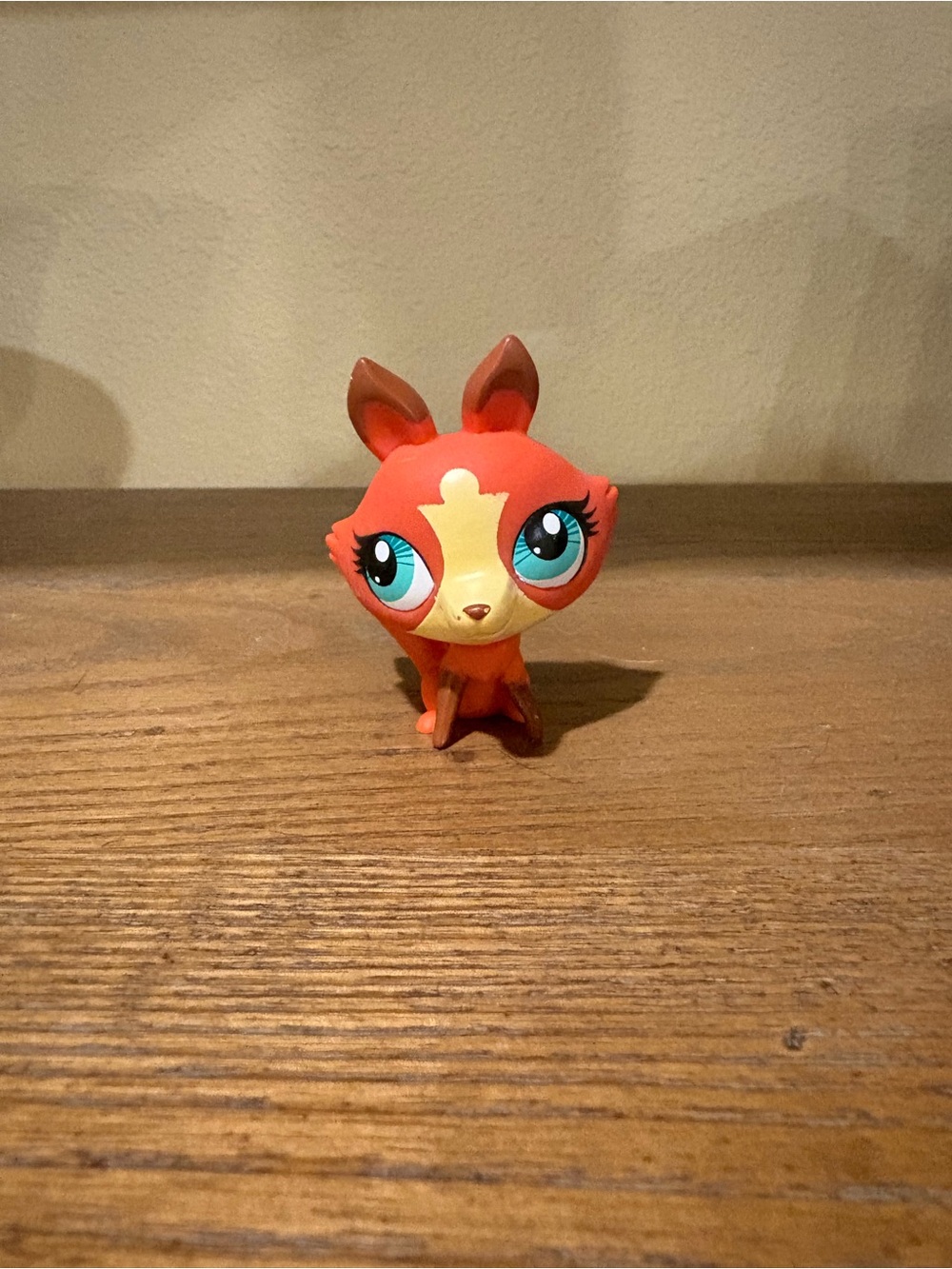 Orange Small Pet LPS Figurine with Teal Eyes - Decorative Toy